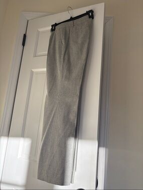 Women’s Banana Republic Light Gray Dress Pants - Classic Tailored Fit, size 2P